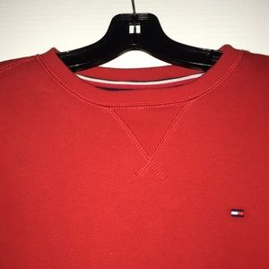 Red small tommy sweater